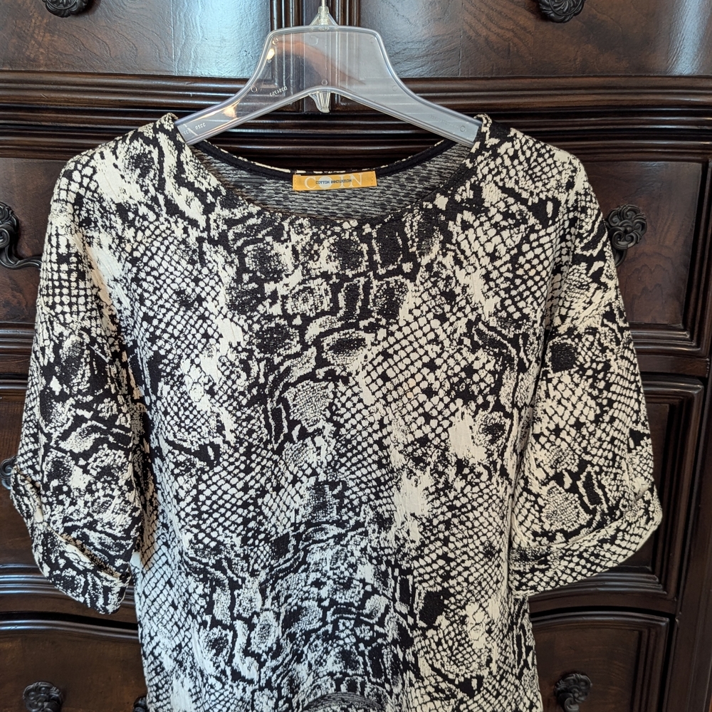 Black and White Snake Print Blouse